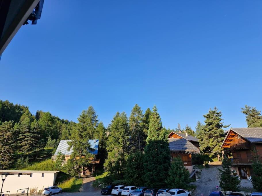 Appartement Au Pied Des Pistes La Joue du Loup Ngoại thất bức ảnh